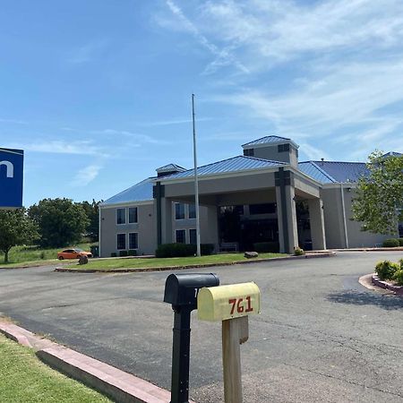 Days Inn & Suites By Wyndham Tahlequah Экстерьер фото