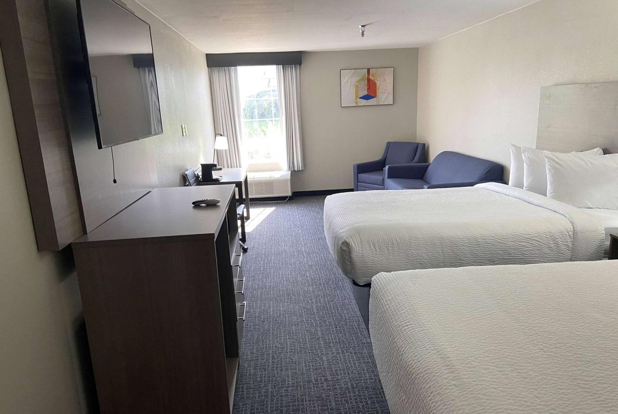 Days Inn & Suites By Wyndham Tahlequah Экстерьер фото